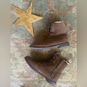 Tom’s Booties Boots sz 9.5 Lined Leather Lace up